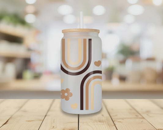 Rotating view of Best Mom Ever glass tumbler with retro rainbow design